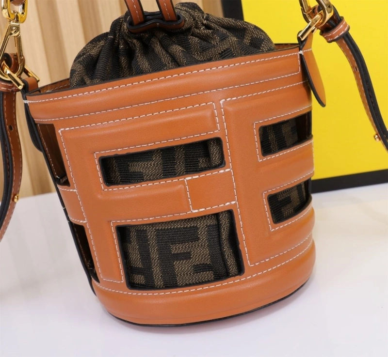 F**di bucket bags 4220-0039