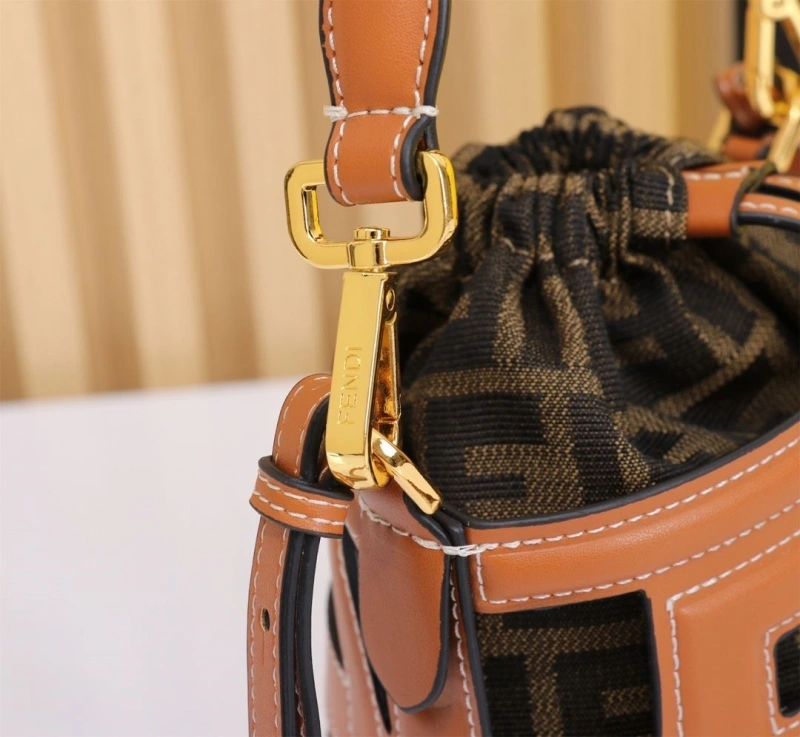 F**di bucket bags 4220-0039