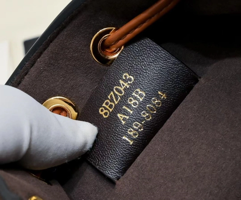 Fendi Bucket Bags 4220-0041