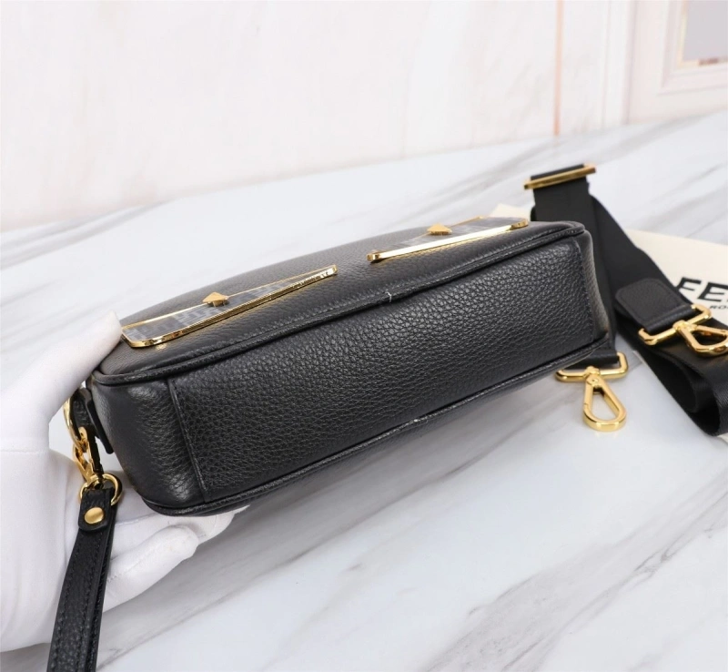 Fendi Satchel Bags 4220-0060