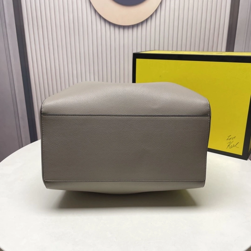 Fendi Shopping Bags 4220-0081