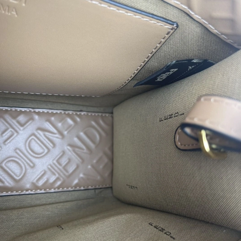 Fendi Shopping Bags 4220-0090