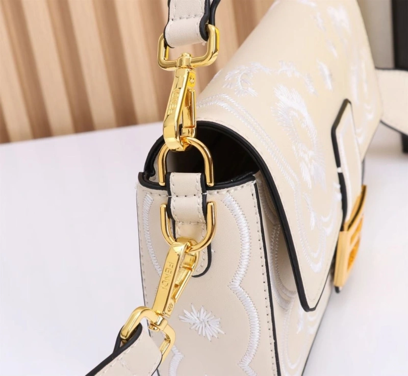 Fendi Top Handle Bags 4220-0091