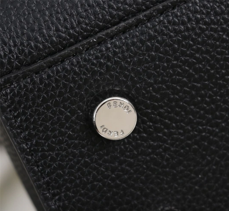 Fendi Shopping Bags 4220-0223