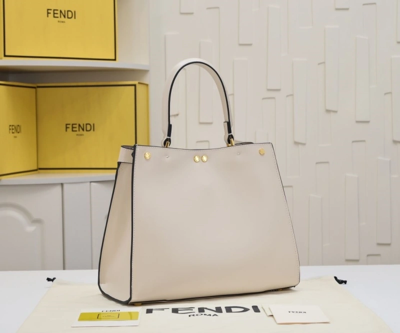 Fendi Shopping Bags 4220-0226