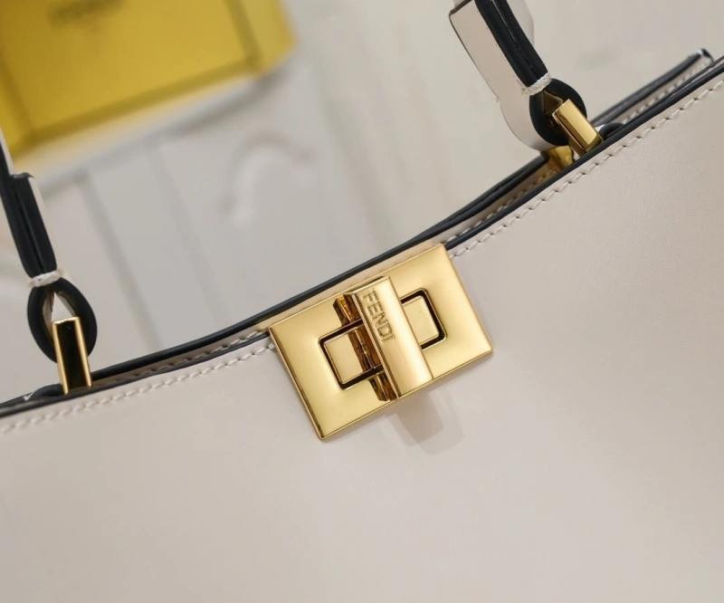 Fendi Shopping Bags 4220-0226