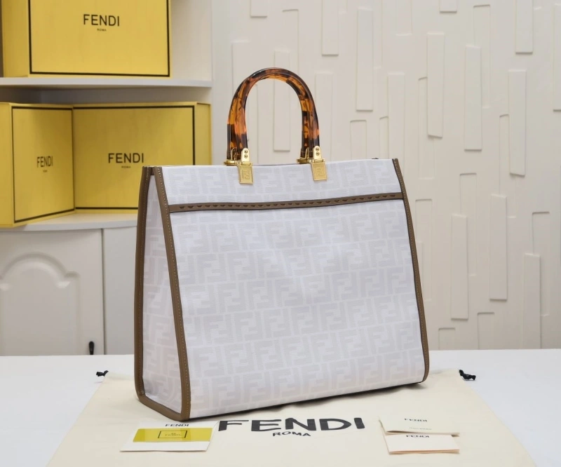 Fendi Shopping Bags 4220-0228