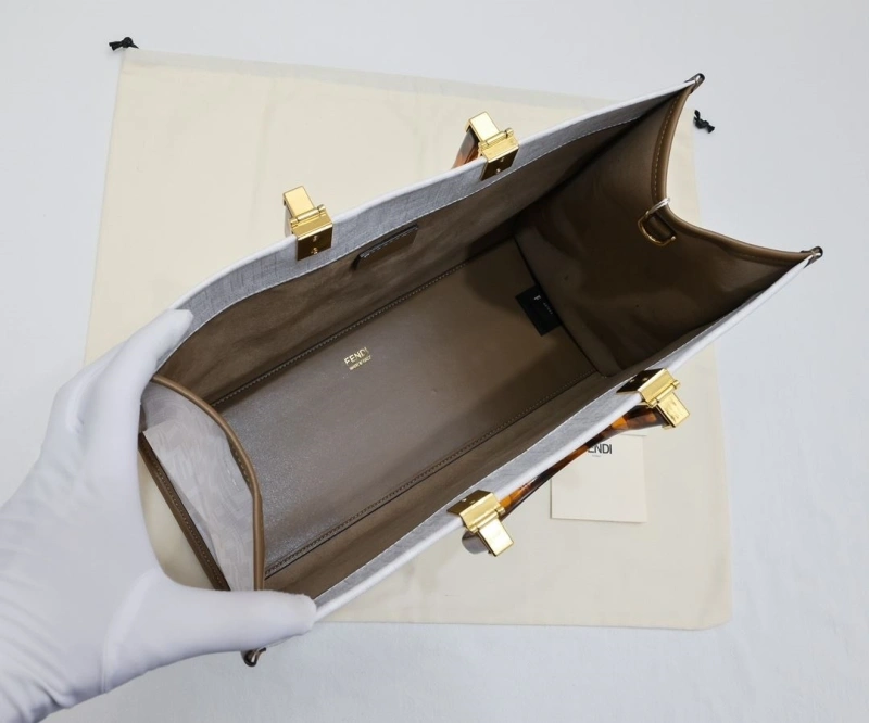 Fendi Shopping Bags 4220-0228