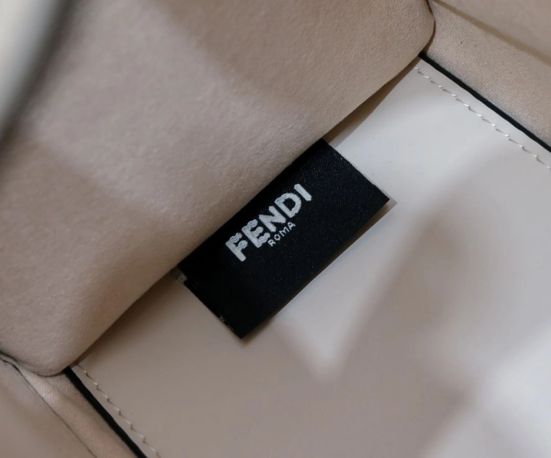 Fendi Shopping Bags 4220-0229