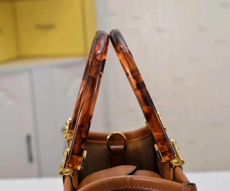 Fendi Shopping Bags 4220-0230