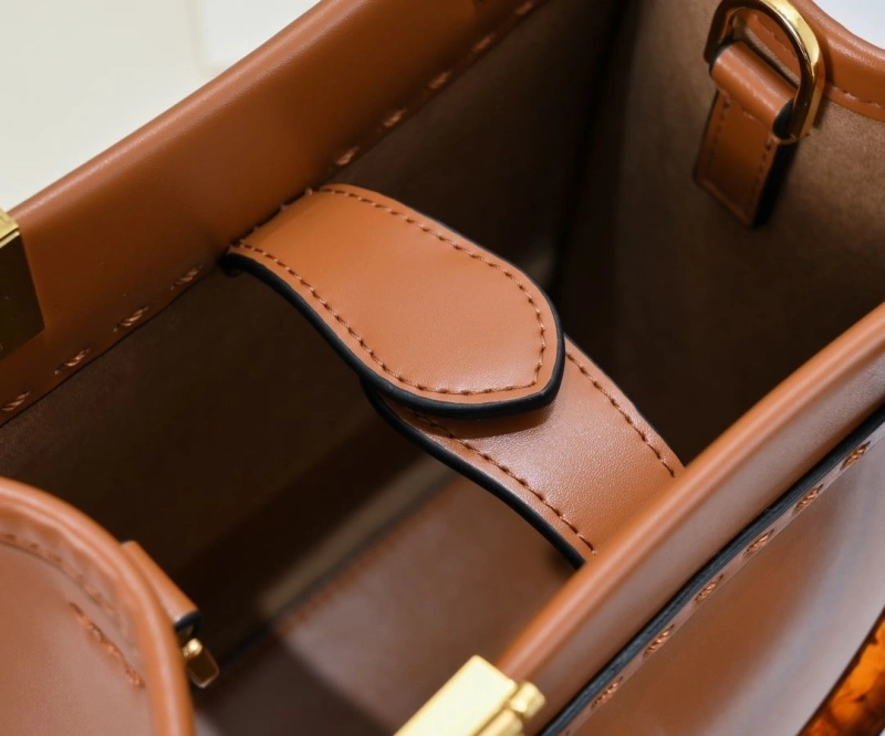 Fendi Shopping Bags 4220-0230