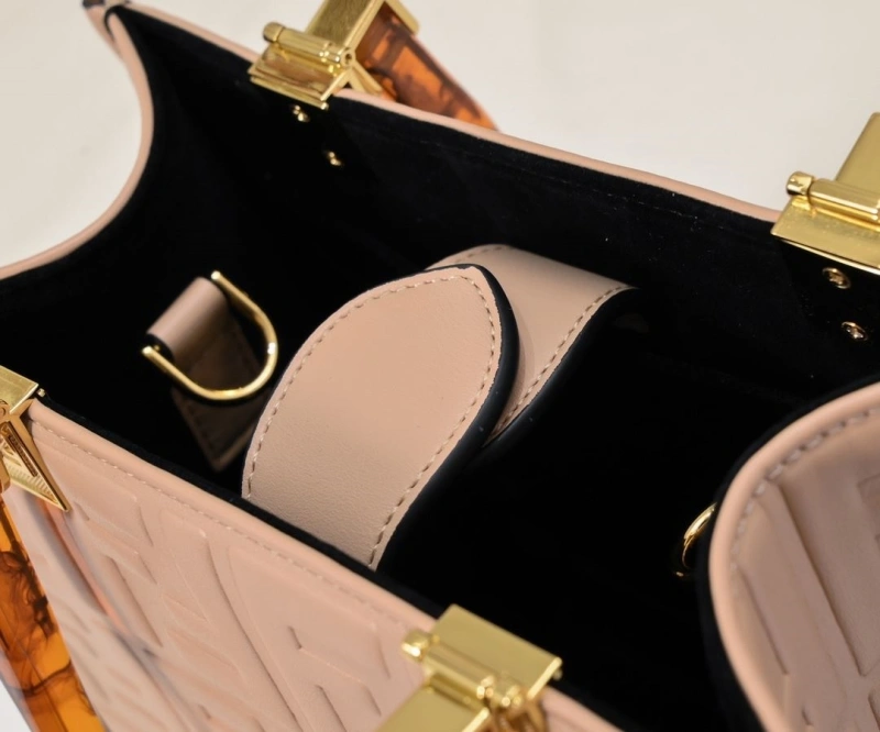 Fendi Shopping Bags 4220-0233