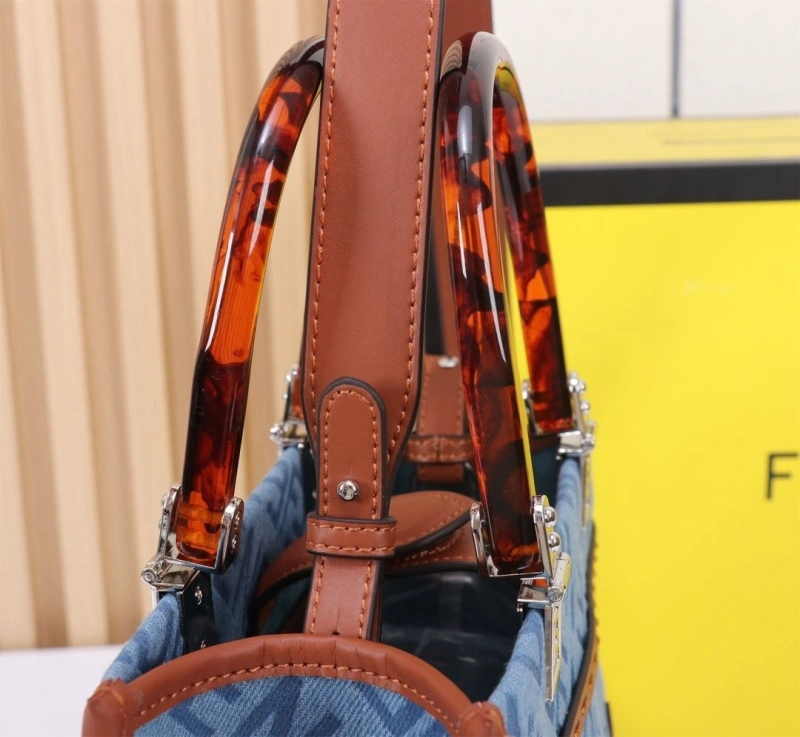 Fendi Shopping Bags 4220-0239