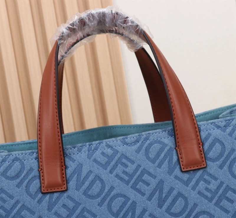 Fendi Shopping Bags 4220-0240