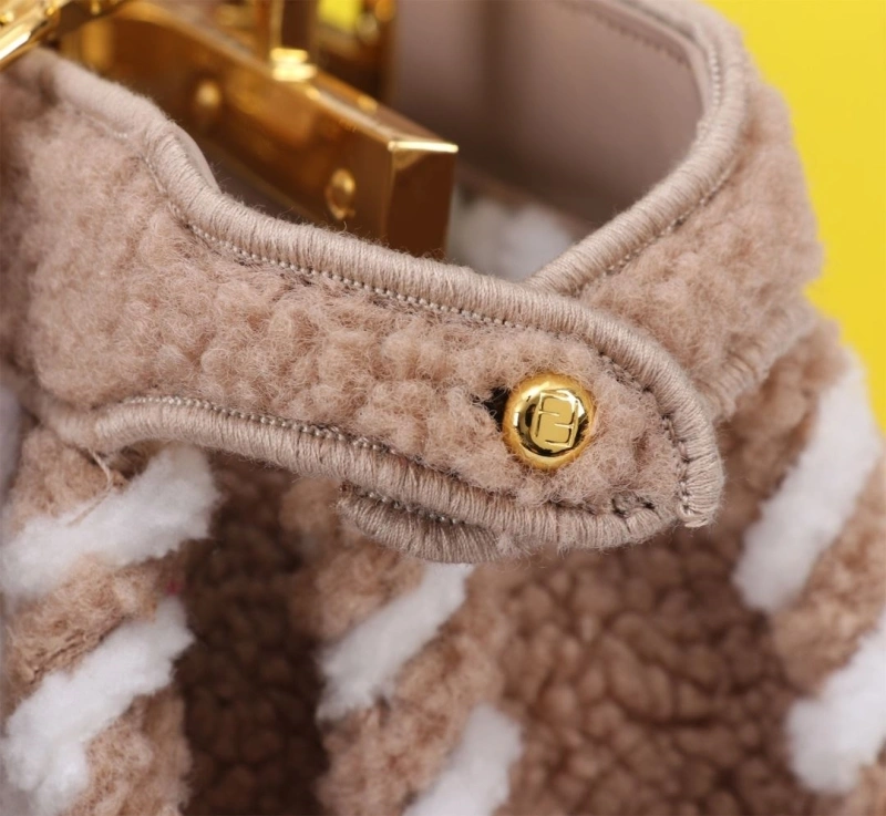 Fendi Shopping Bags 4220-0254