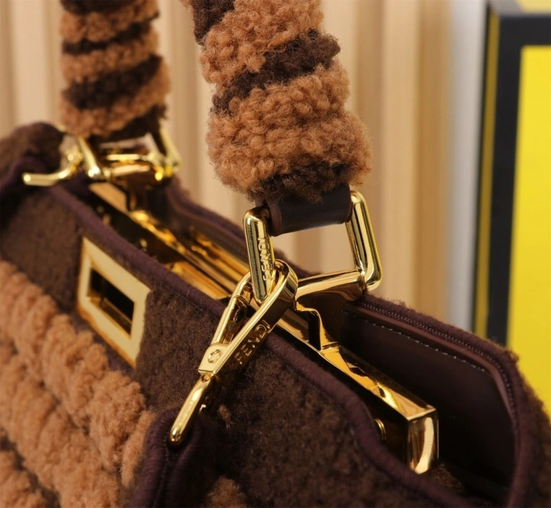 Fendi Shopping Bags 4220-0255