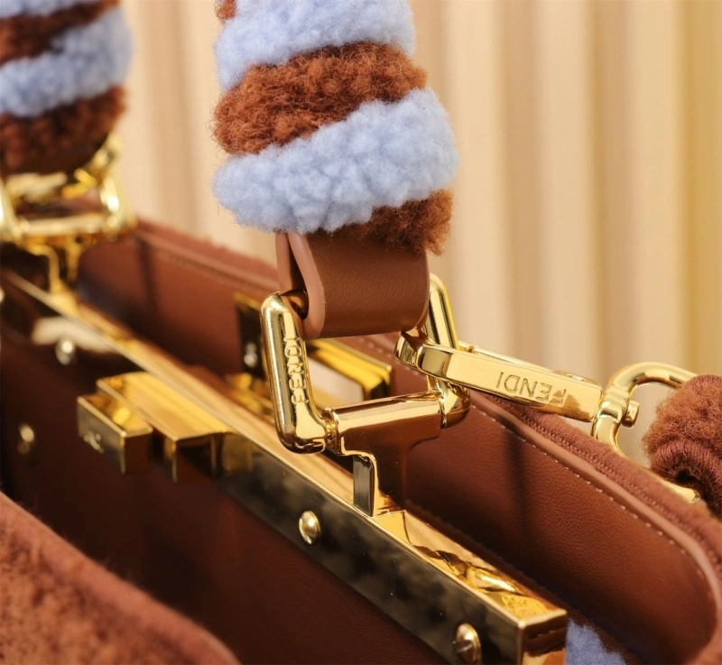 Fendi Shopping Bags 4220-0257