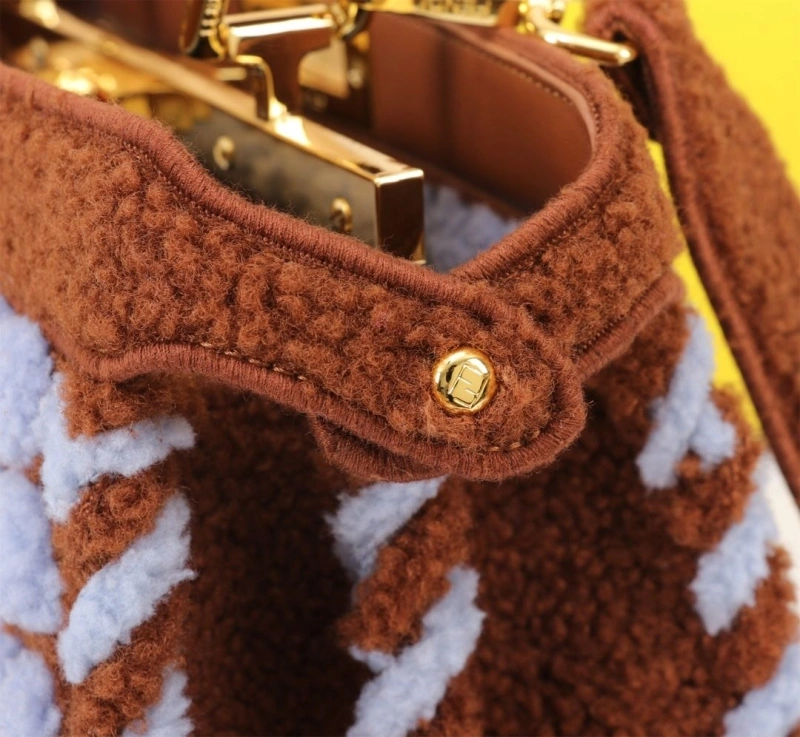 Fendi Shopping Bags 4220-0257