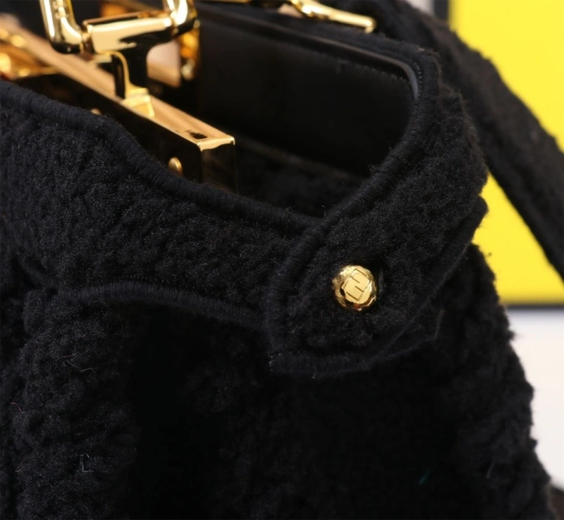 Fendi Shopping Bags 4220-0260