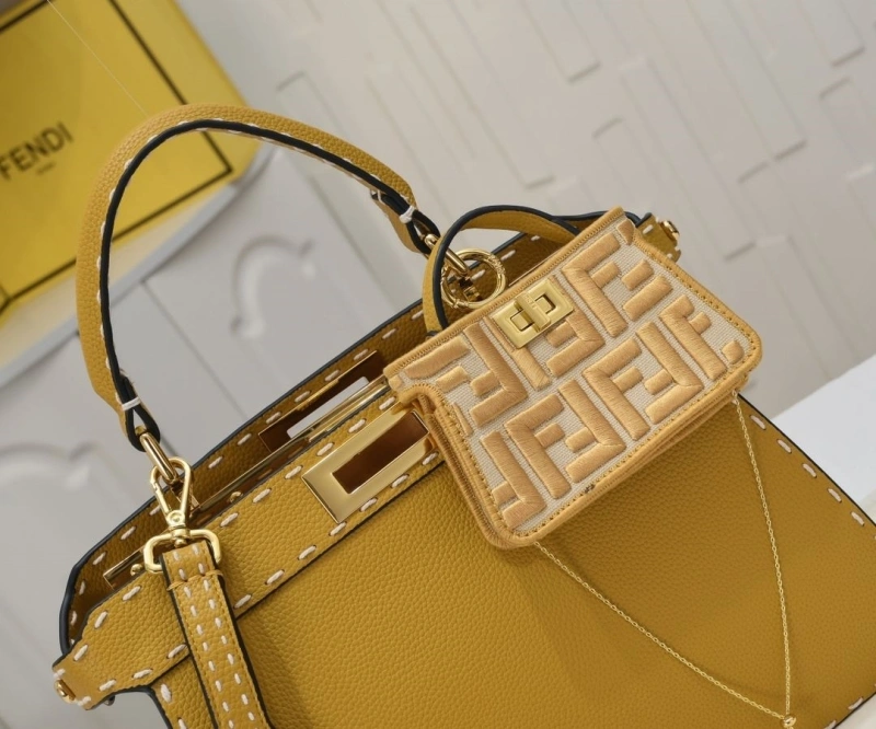 Fendi Shopping Bags 4220-0261