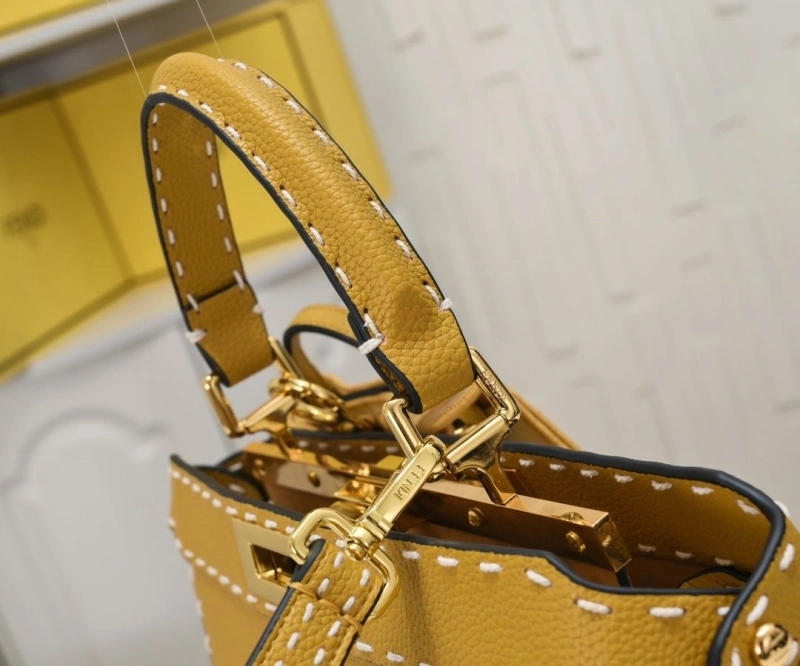 Fendi Shopping Bags 4220-0261