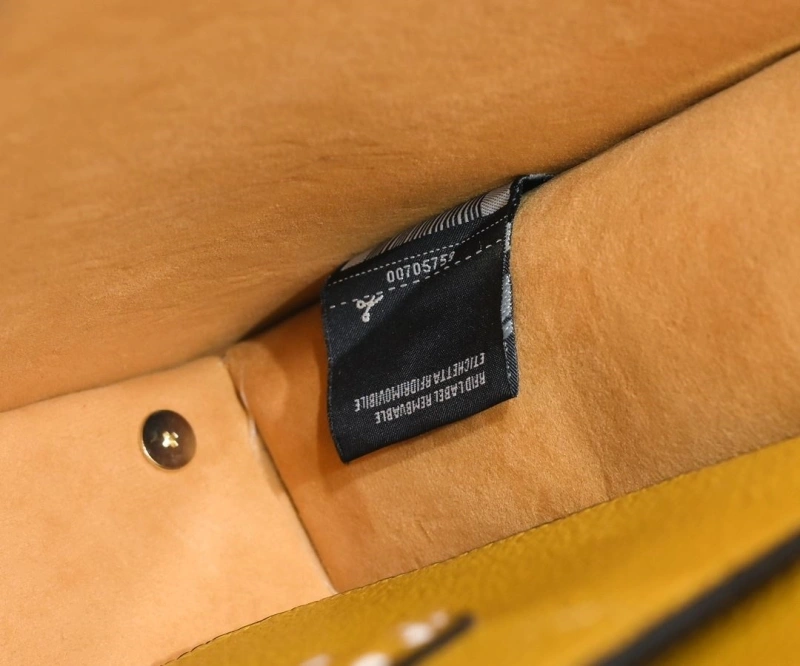 Fendi Shopping Bags 4220-0261