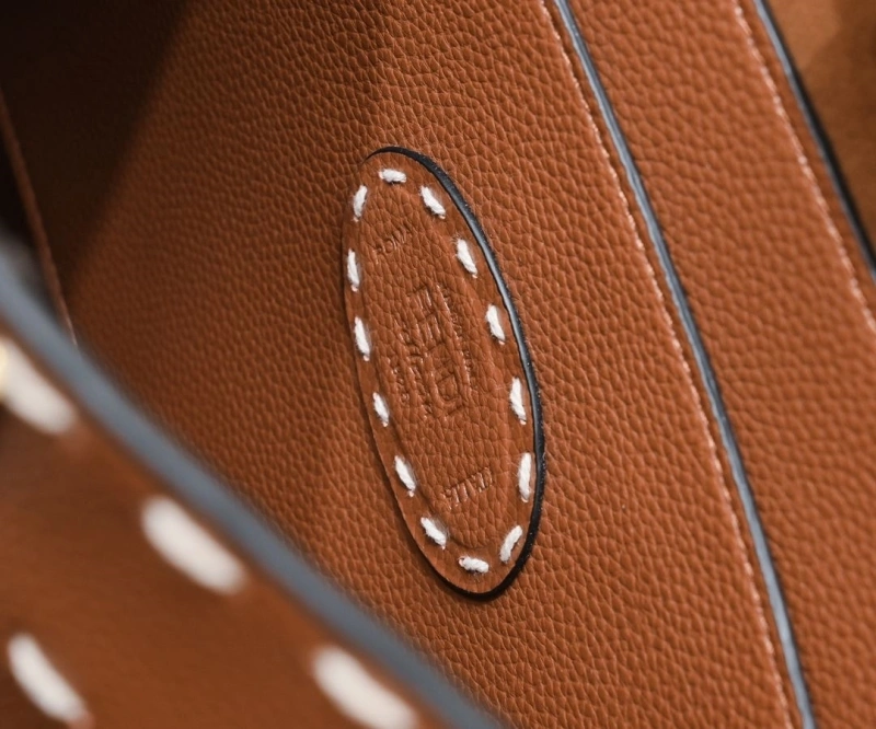 Fendi Shopping Bags 4220-0265