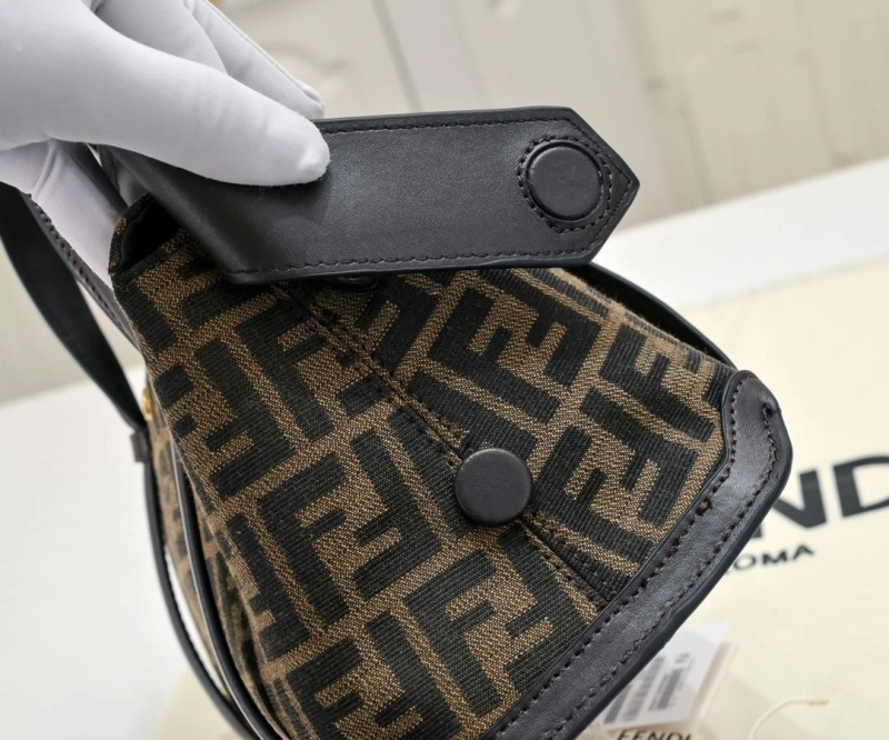 Fendi Shopping Bags 4220-0267