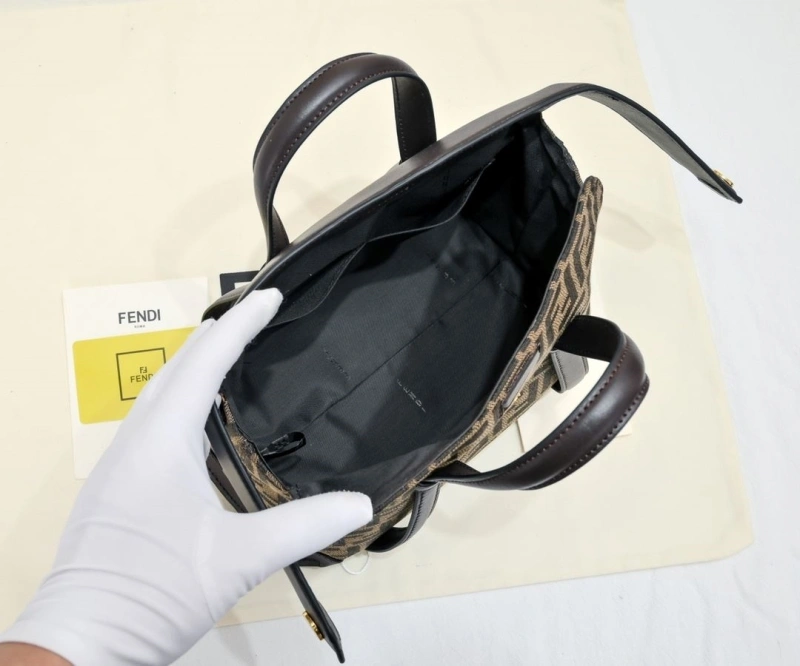 Fendi Shopping Bags 4220-0267