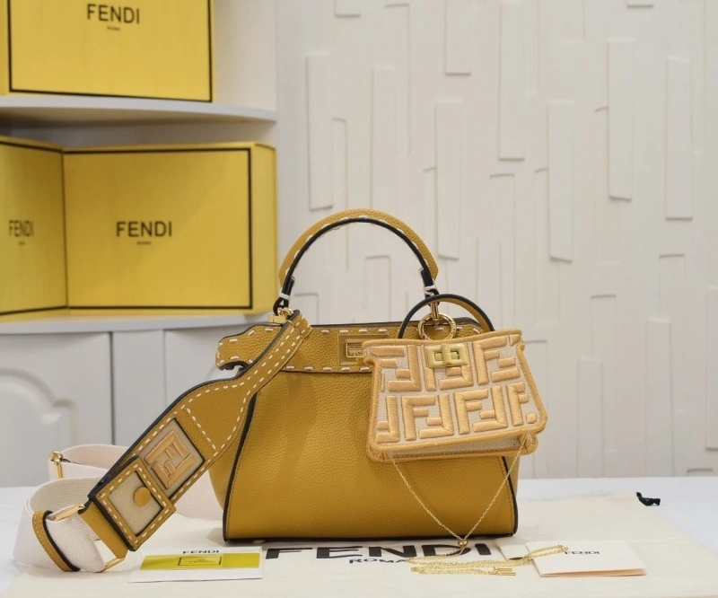 Fendi Shopping Bags 4220-0270