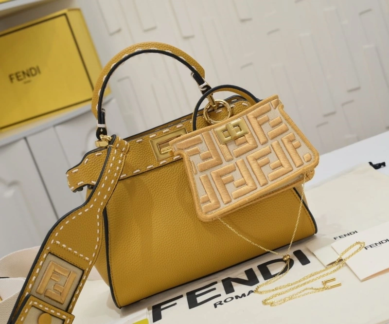 Fendi Shopping Bags 4220-0270