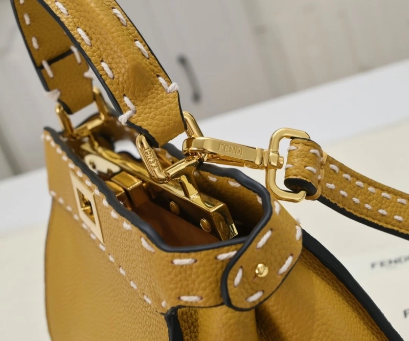 Fendi Shopping Bags 4220-0270