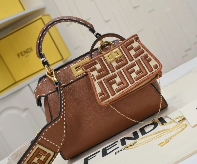 Fendi Shopping Bags 4220-0271