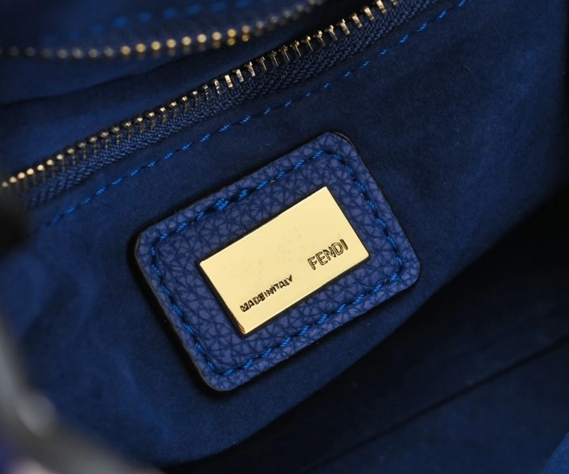 Fendi Shopping Bags 4220-0272