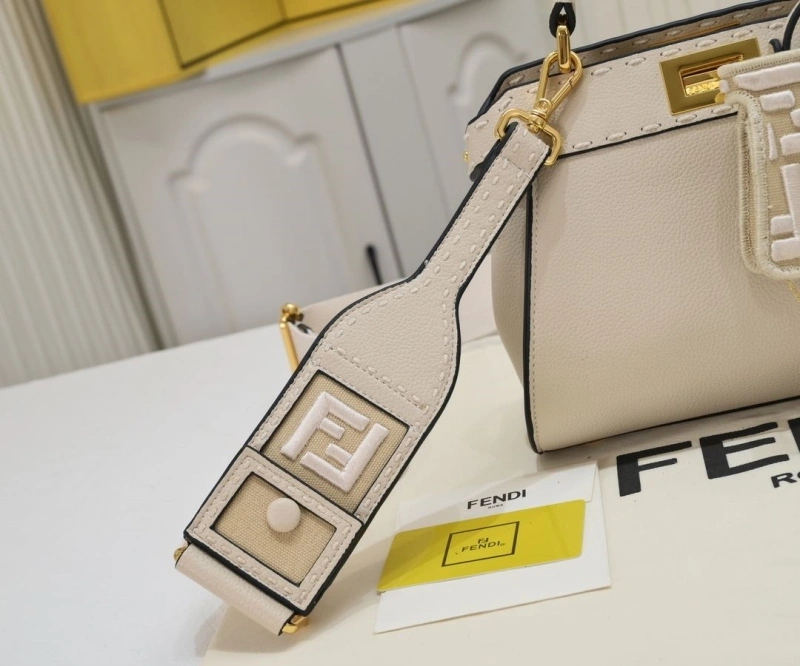 Fendi Shopping Bags 4220-0274