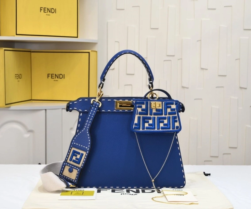 Fendi Shopping Bags 4220-0275