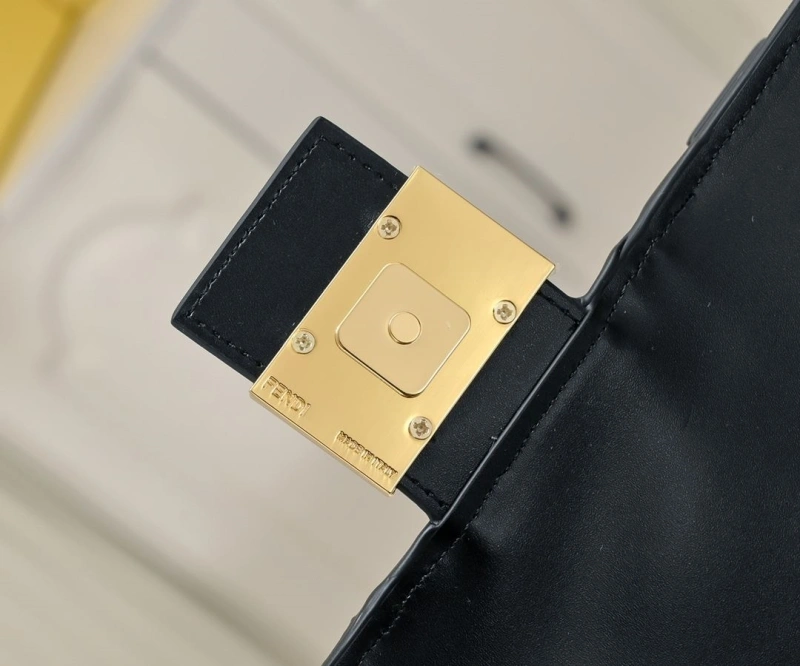 Fendi Top Handle Bags 4220-0318