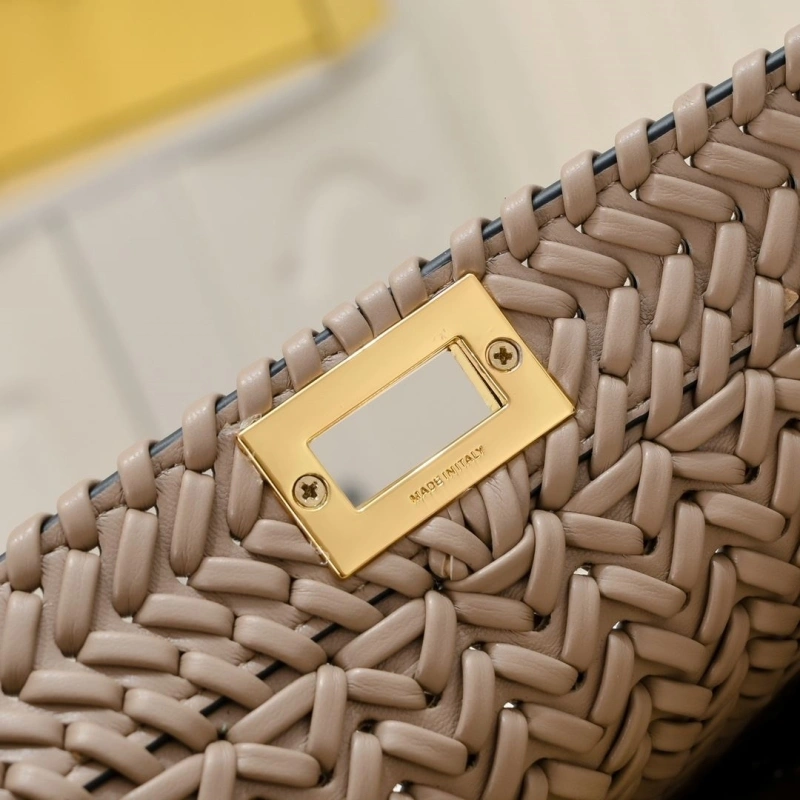 Fendi Top Handle Bags 4220-0320