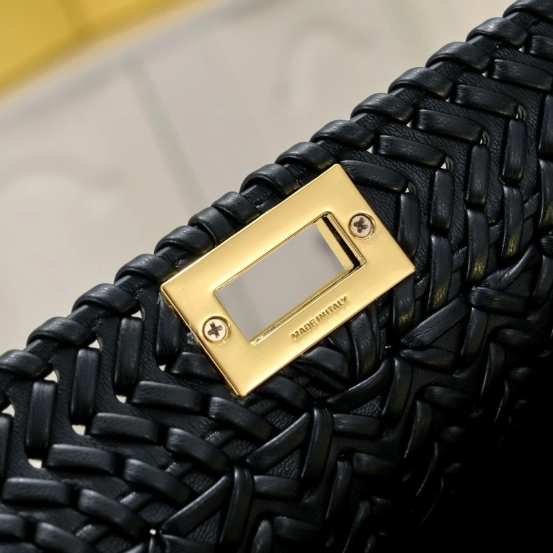 Fendi Top Handle Bags 4220-0321