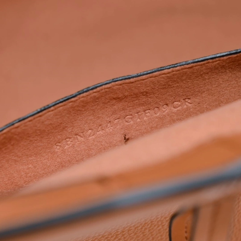 Fendi Shopping Bags 4220-0338