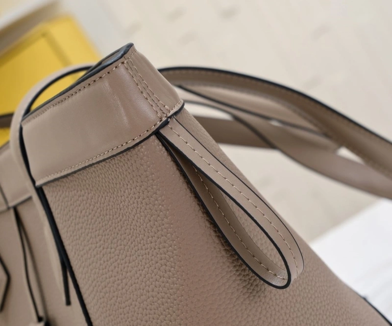 Fendi Shopping Bags 4220-0340