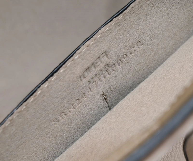 Fendi Shopping Bags 4220-0340