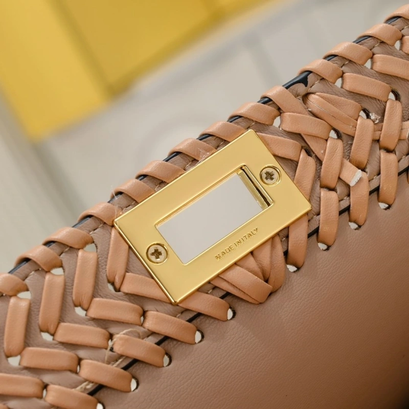 Fendi Top Handle Bags 4220A-0031