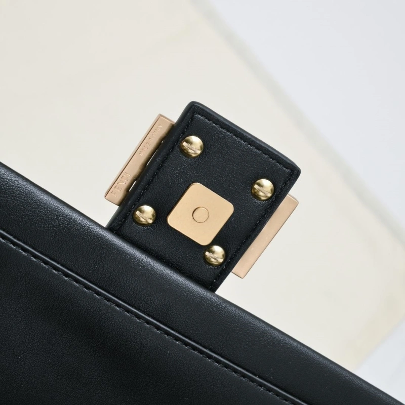 Fendi Top Handle Bags 4220A-0167