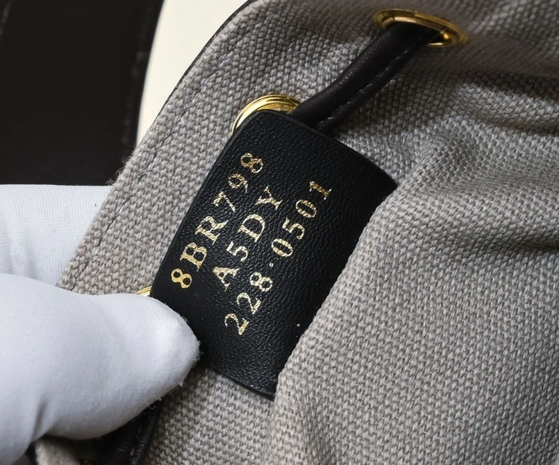 Fendi Bucket Bags 4220A-0248