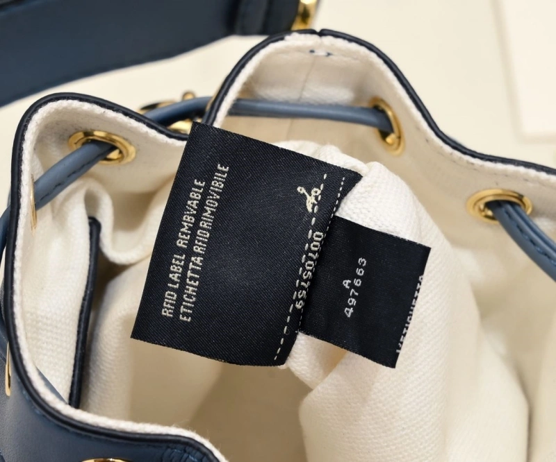 Fendi Bucket Bags 4220A-0522