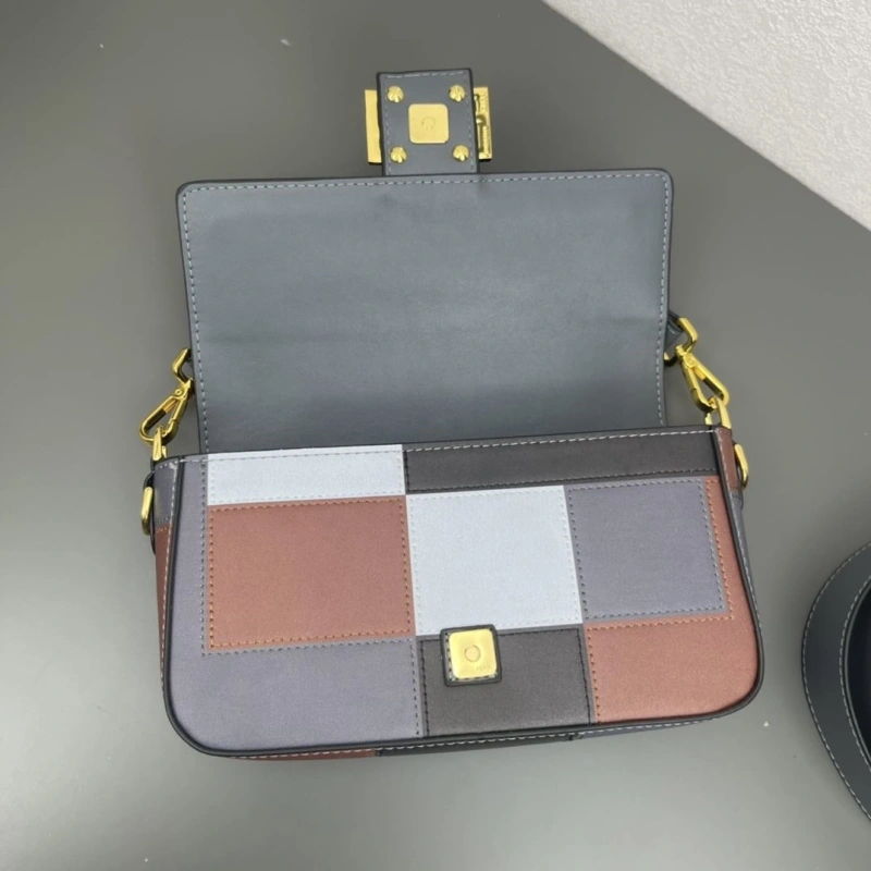 Fendi Satchel Bags 4220A-0635