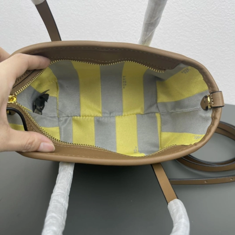 Fendi Shopping Bags 4220A-0698