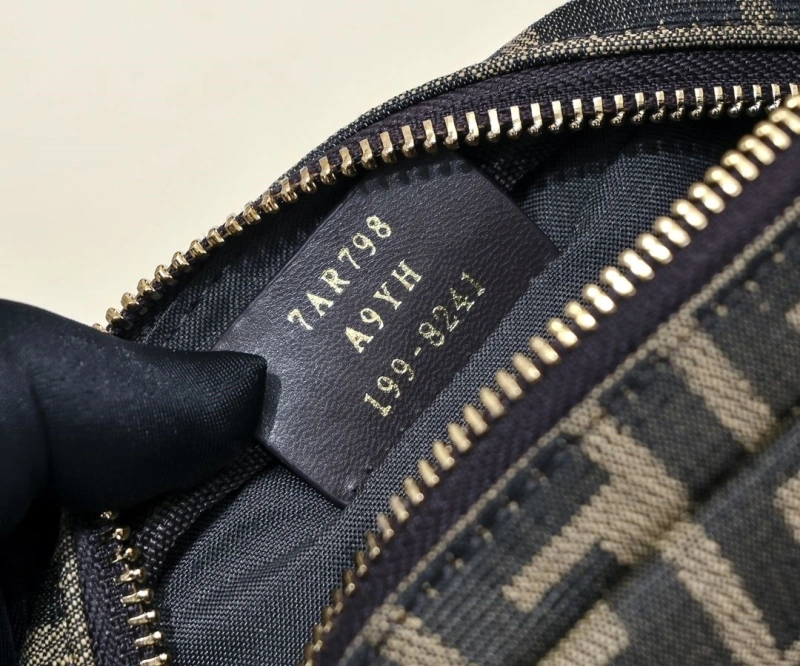 Fendi Satchel Bags 4220C-0006