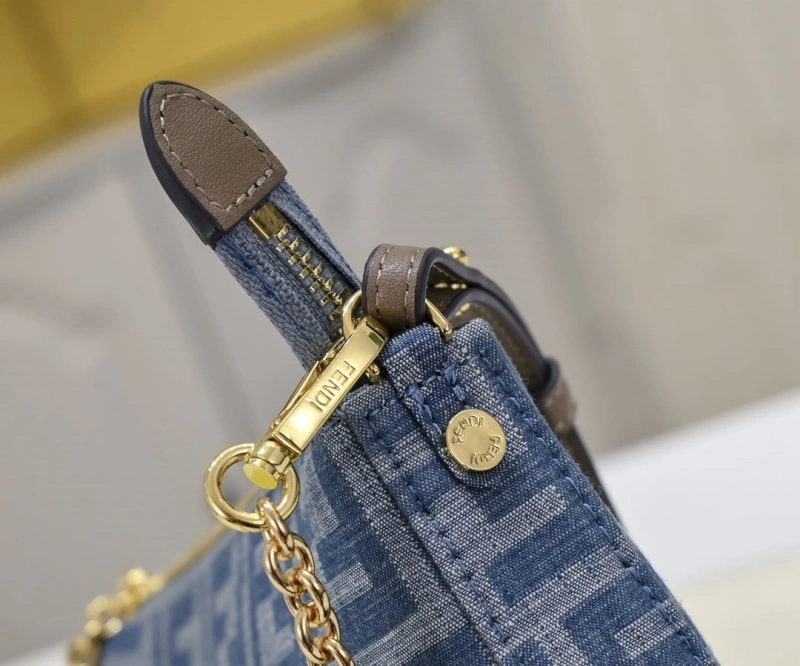 Fendi Satchel Bags 4220C-0009